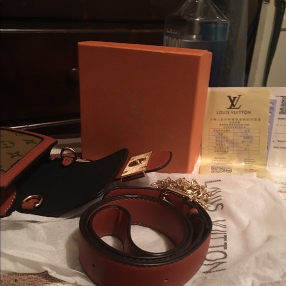 Rozzi’s Clothing & Accessories